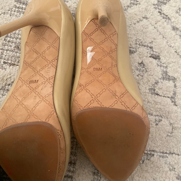 LAMB pumps in nude with clear - Picture 4 of 5